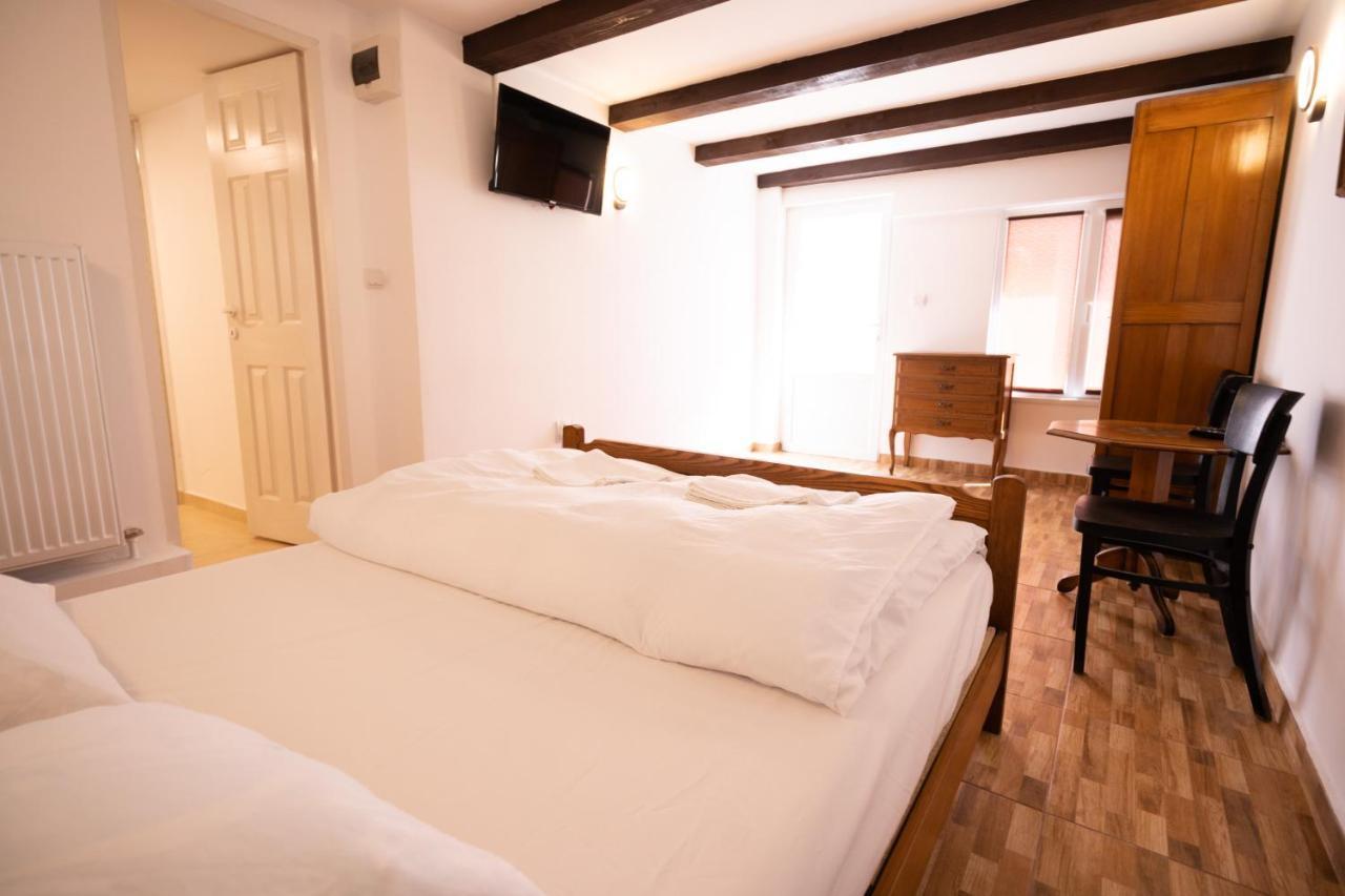 La Padure Hotel Brebu Ngoại thất bức ảnh