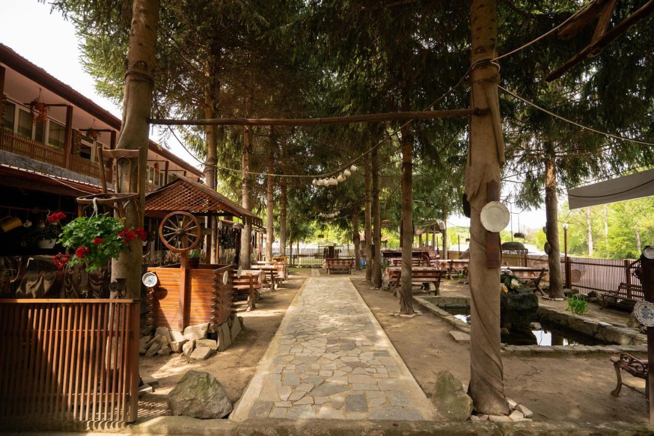 La Padure Hotel Brebu Ngoại thất bức ảnh