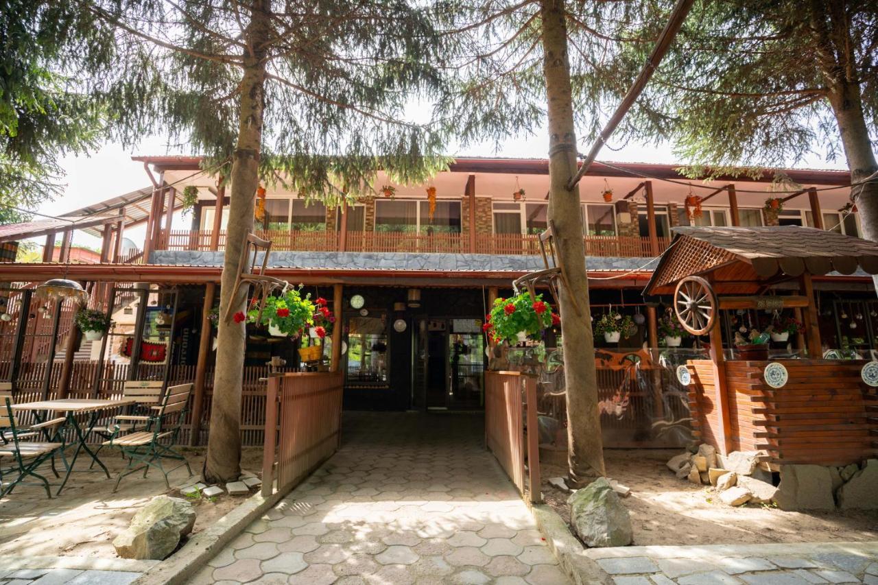 La Padure Hotel Brebu Ngoại thất bức ảnh